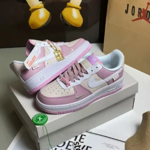 Giày-af1-kem-hồng-2.webp