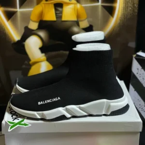 Giày-balenciaga-speed-run-2.webp
