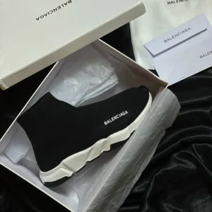 Giày-balenciaga-speed-run-3.webp