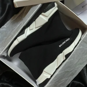 Giày-balenciaga-speed-run-6.webp