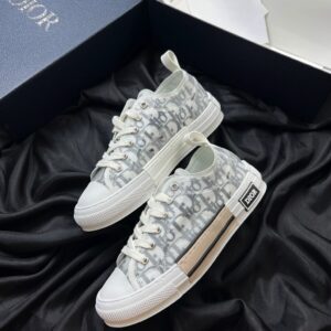 Giày-converse-dior-thấp-2.jpg