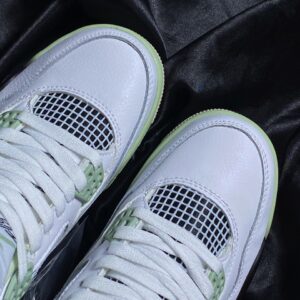 Giày-jordan-4-oil-green-4.jpeg