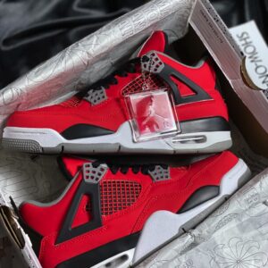 Giày-jordan-4-retro-red-toro-bravo-2.jpeg