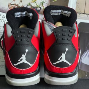 Giày-jordan-4-retro-red-toro-bravo-4.jpeg