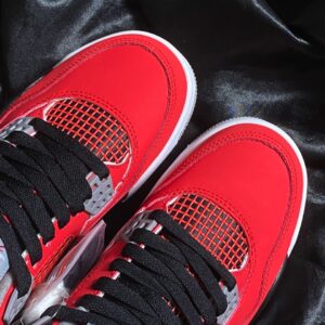 Giày-jordan-4-retro-red-toro-bravo-6.jpeg