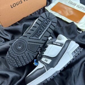 Giày-lv-trainer-maxi-black-5.jpeg