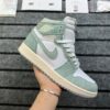Giày-nike-jordan-1-retro-hight-turbo-green.jpg