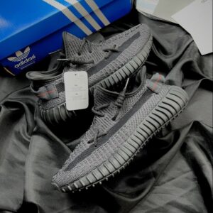 Giày-yeezy-350-black-stt-1.jpeg