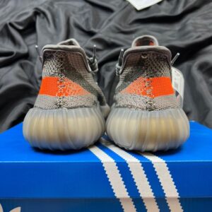 Giày-yeezy-350-v2-beluga-2.jpeg