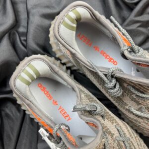 Giày-yeezy-350-v2-beluga-6.jpeg