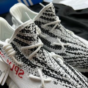 Giày-yeezy-350-v2-zebra-5.jpeg