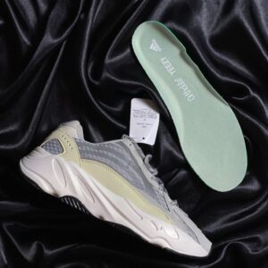 Giày-yeezy-700-static-lót-3-màu-05.jpeg