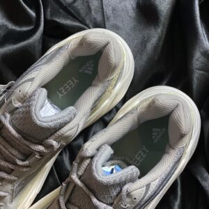 Giày-yeezy-700-static-lót-3-màu-07.jpeg