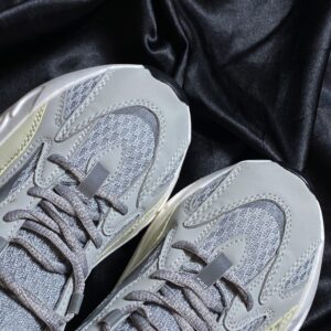 Giày-yeezy-700-static-lót-3-màu-08.jpeg