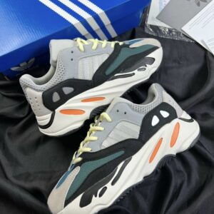 Giày-yeezy-700-wave-runner-1.jpeg