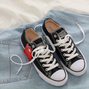 Giày-converse-cổ-thấp-den-f1.jpg