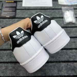 Gót-giày-adidas-super-star-sò-tem-vàng.jpg