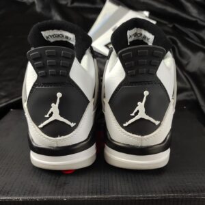 Gót-giày-jordan-4-military-trắng.jpg