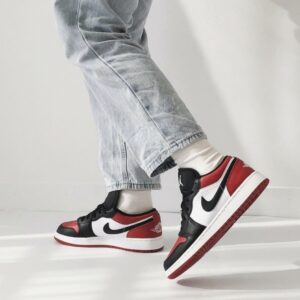 Jordan-1-low-bred-toe.jpg