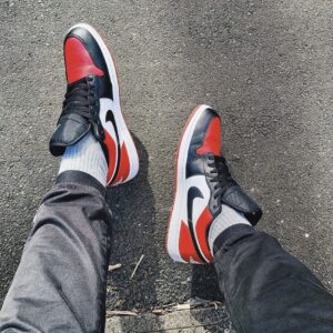 Jordan-1-low-bred-toe-siêu-cấp.jpg