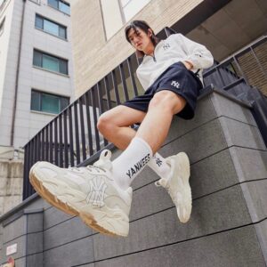 Phối-dồ-với-giày-mlb-chunky-lite-kem.jpg